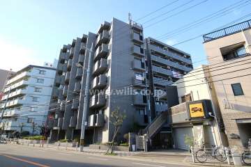 リーガル塚本の外観（東側から）