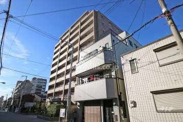 プラウド塚本の外観（南東側から）
