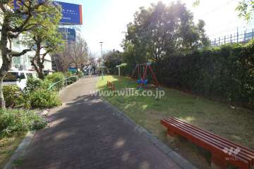 塚本駅前公園
