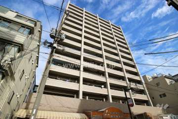 リーガルタワー塚本の外観（南西側から）