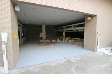 敷地内駐車場(屋内機械式)