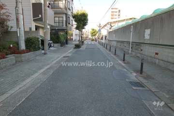 敷地東側の前面道路