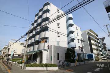 エステハイツ塚本の外観（南西側から）