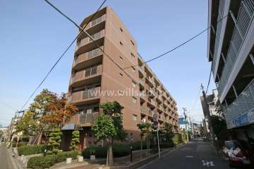 ギャラリーコート塚本の外観（南西側から）