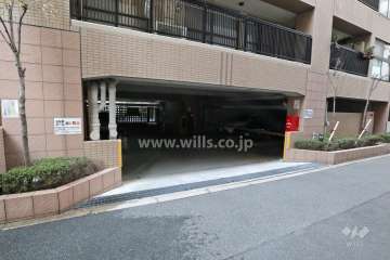 駐車場出入り口