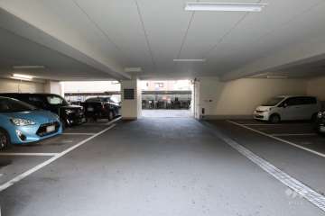 敷地内駐車場（屋内平面式）