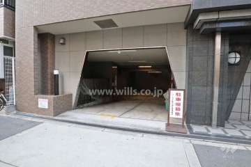 駐車場出入り口