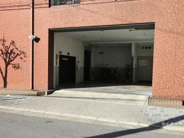 駐車場出入り口