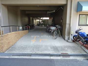 駐車場出入り口