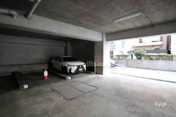 敷地内駐車場（屋内機械式）