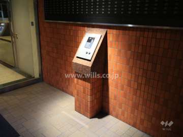 エントランスはオートロック付きです