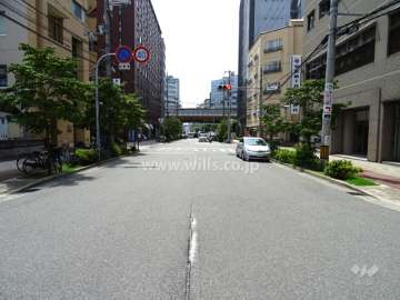 敷地南側の前面道路