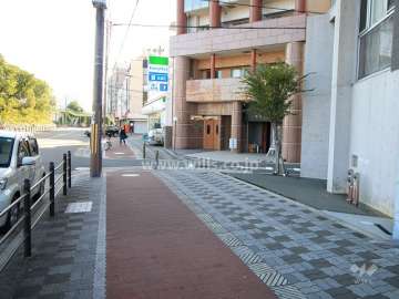 敷地南東側の前面道路