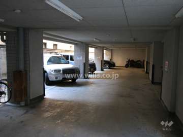 敷地内駐車場（屋内平面式）