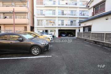 敷地内駐車場（屋外平面式）