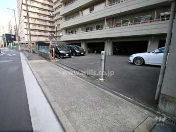 駐車場出入り口