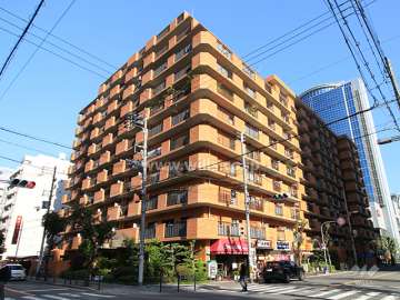 ロイヤルハイツ新大阪の外観（南東側から）