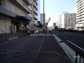 敷地北側の前面道路