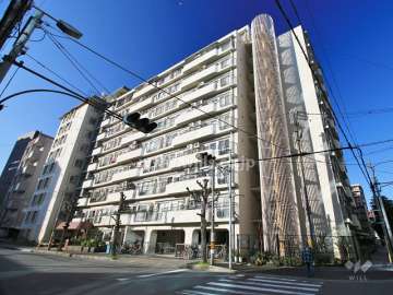 プラザ新大阪の外観（北東側から）