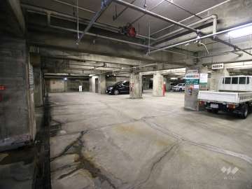 敷地内駐車場（屋内平面式）