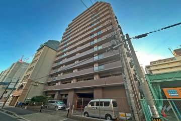 ユニライフ新大阪の外観（北東側から）