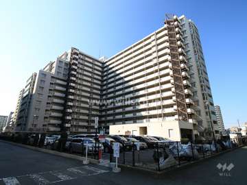 ファミールハイツ北大阪4号棟の外観（北東側から）