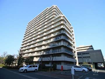 ファミールハイツ北大阪5号棟の外観（南東側から）