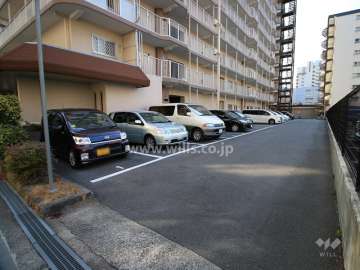 敷地内駐車場（屋外平面式）