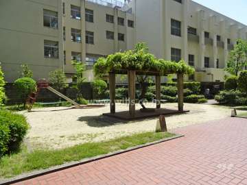 敷地に隣接する公園