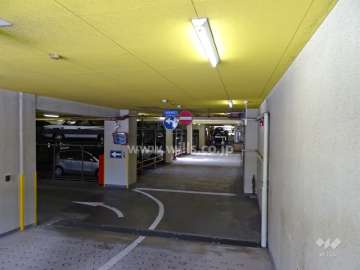 敷地内駐車場