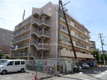 ハイネスト新大阪の外観（南東側から）