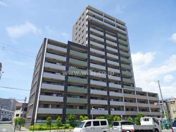ブランズ新大阪の外観（南側から）