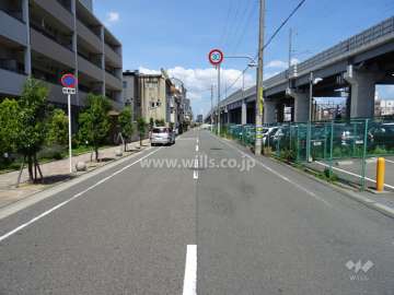 敷地南東側の前面道路