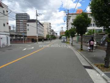 敷地西側前の面道路(北側から)