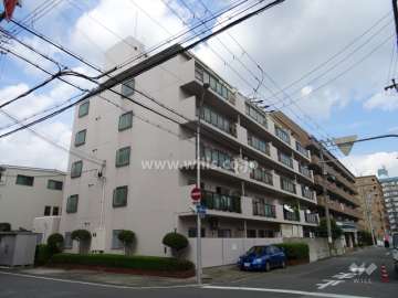 日商岩井三国本町マンションの外観(南西側から)