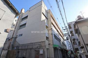 宏栄マンションの外観（北西側から）
