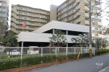 敷地内駐車場（屋内平面式・立体）