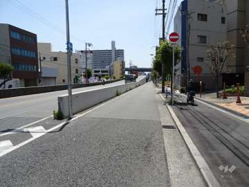 敷地東側の前面道路（国道176号線です。）