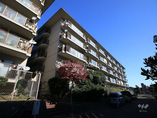 サンハイツ高槻11号館外観（南西側から）