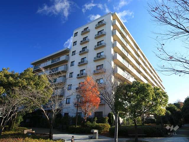 プランヴェール高槻阿武山の外観（南西側から）
