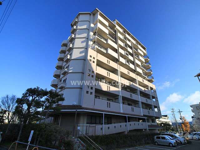 高槻阿武山九番街東４号棟の外観（南西側から）