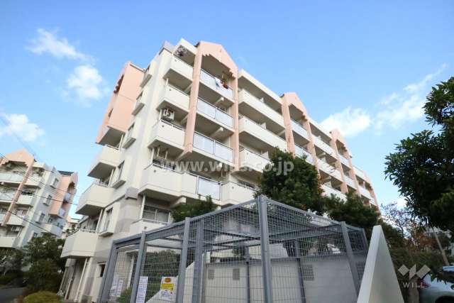 高槻阿武山二番街204号棟の外観(南西側から)