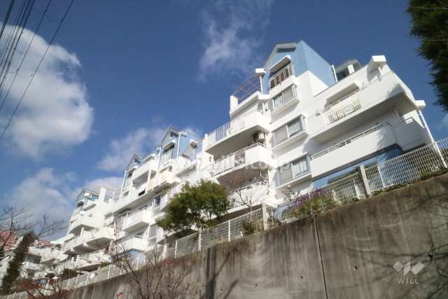 高槻阿武山一番街104号棟の外観(南側から)