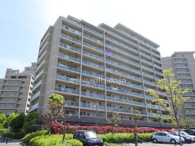 ジオ彩都みなみ坂6番館の外観（西側から）