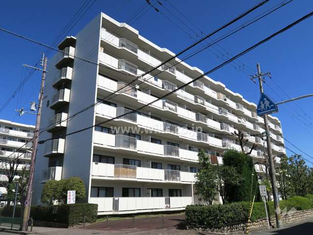 阪急東奈良高層住宅B棟の外観（南西側から）