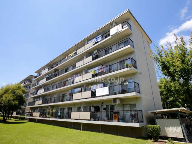 富田第二住宅72棟の外観（南東側から）