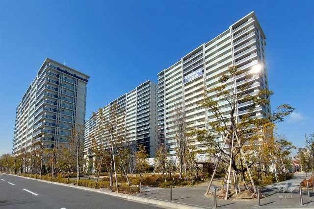 ローレルスクエア健都ザ・レジデンスの外観（東側から）