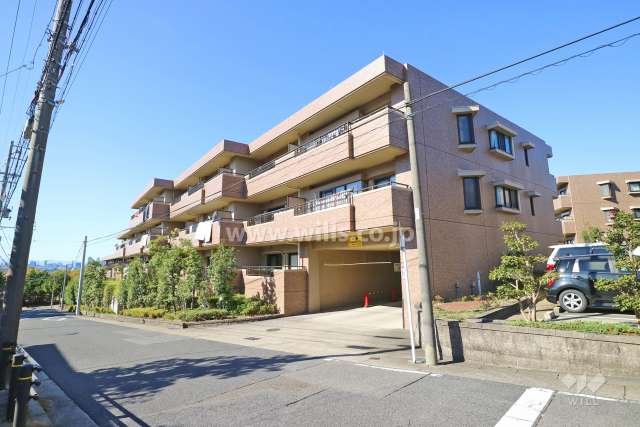 御影パークハイツ1番館の外観（東側から）
