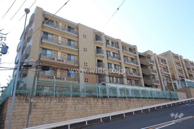 ライオンズヒルズ高峯弐番館の外観（北側から）