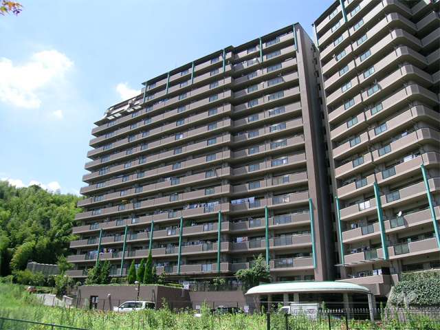 レジオンスクエア緑地公園 3番館の外観（東側から）